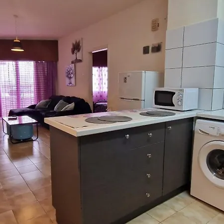 Serenity By The Sea Apartment Larnaca