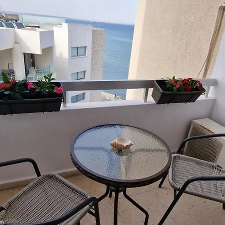 Serenity By The Sea Apartment Larnaka